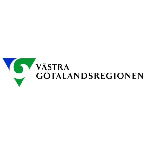 Västra Götalandsregionens logotyp visas på vit bakgrund: en stiliserad triangel i blått och grönt med en vit spiralform i mitten, bredvid den svarta texten “VÄSTRA GÖTALANDSREGIONEN”.