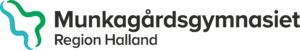 Munkårdgymnasiets logotyp. Till vänster finns en symbol som efterliknar Halland läns kontur, den är turkos och grön. Till höger finns en stor text där det står Munkagårdsgymnasiet och under står det Region Halland.