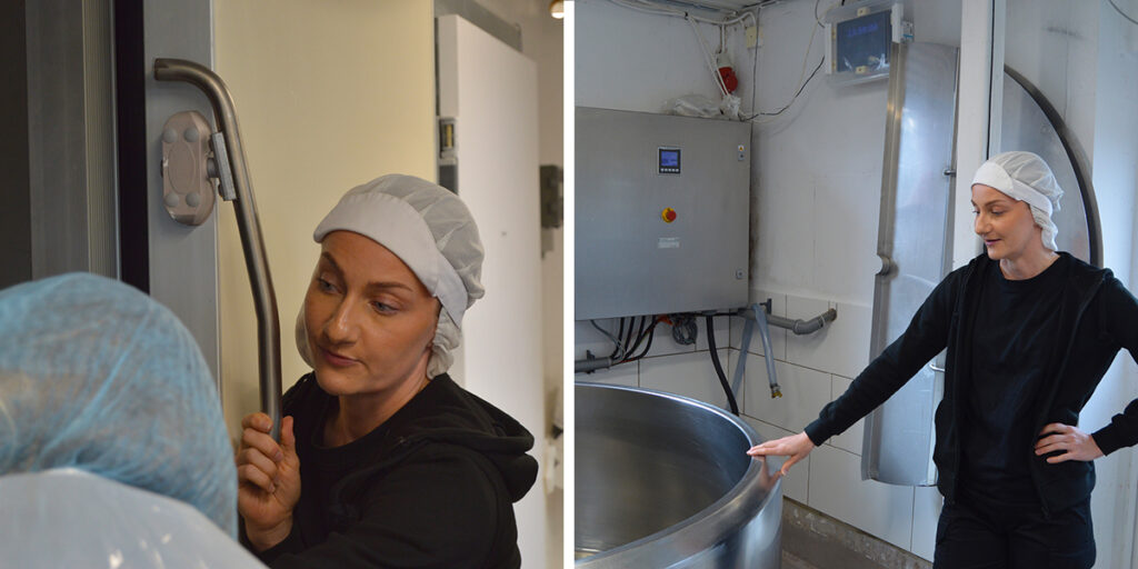Kvinna i hårnät visar och pekar på utrustning i ett mejeri, bredvid en stor rostfri tank. Bilden är ett montage med två vinklar i ett teknikutrymme med kablar och styrskåp.